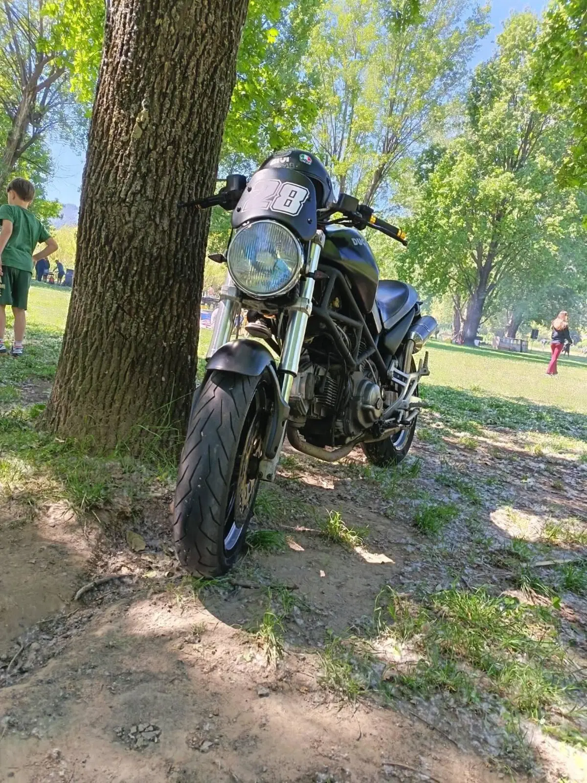 Ducati Monster 600 Dark (1998 - 01) (2)