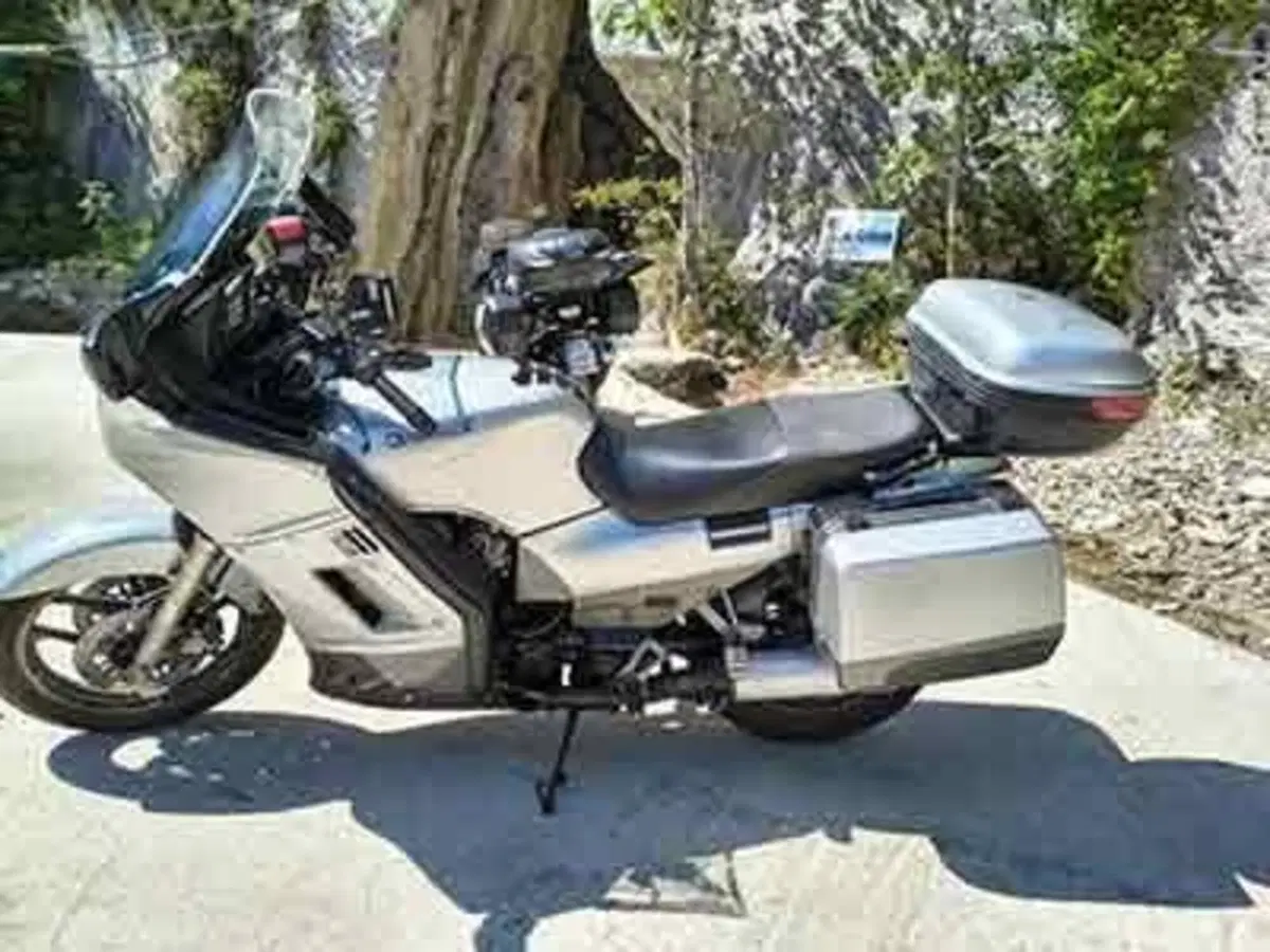 Kawasaki GTR 1000