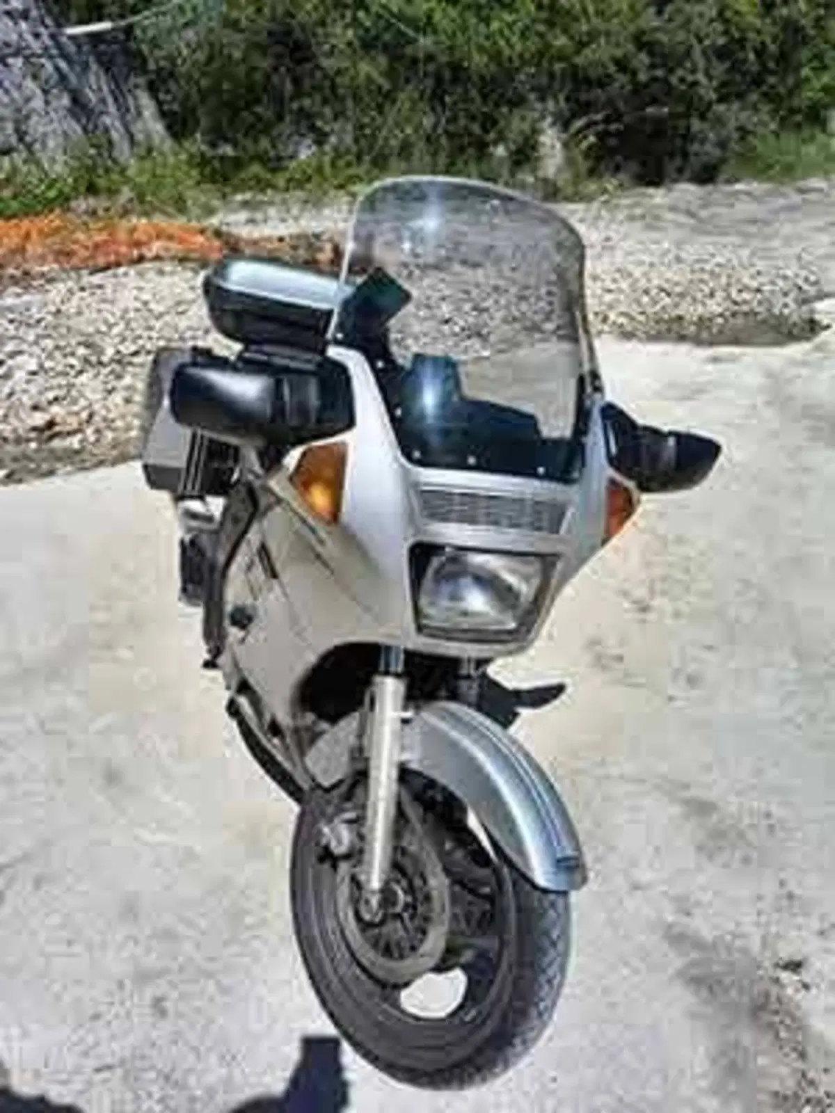 Kawasaki GTR 1000 (2)