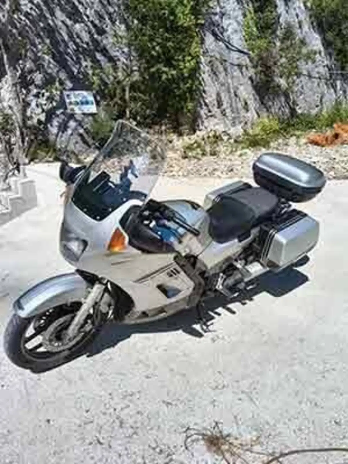 Kawasaki GTR 1000 (5)
