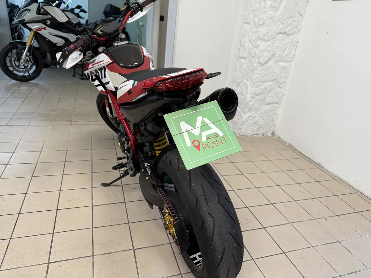 Ducati Hypermotard 796 (2012) (4)