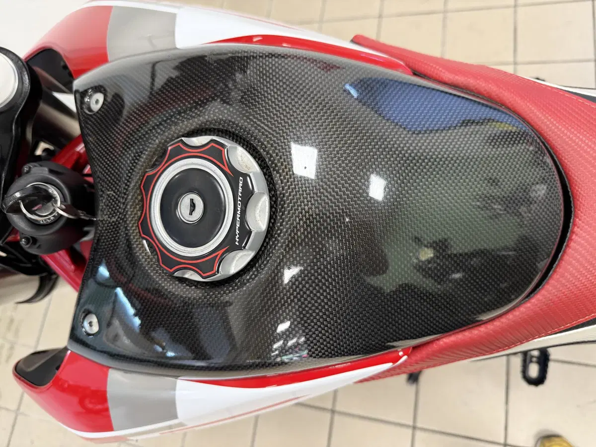 Ducati Hypermotard 796 (2012) (9)