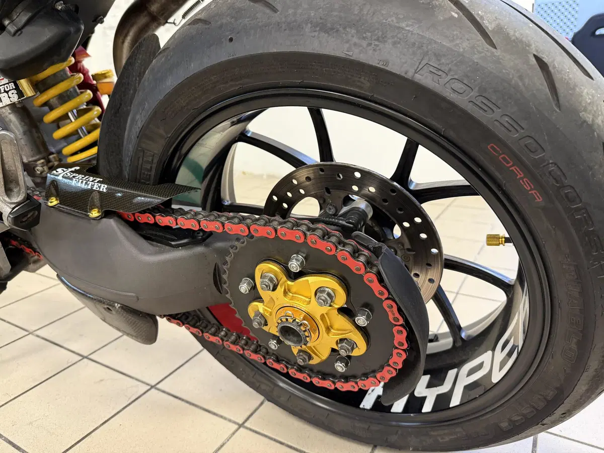 Ducati Hypermotard 796 (2012) (10)