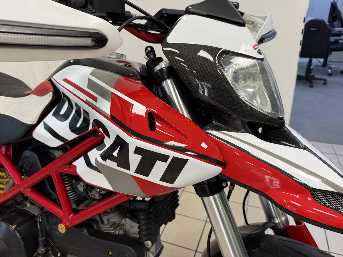 Ducati Hypermotard 796 (2012) (12)