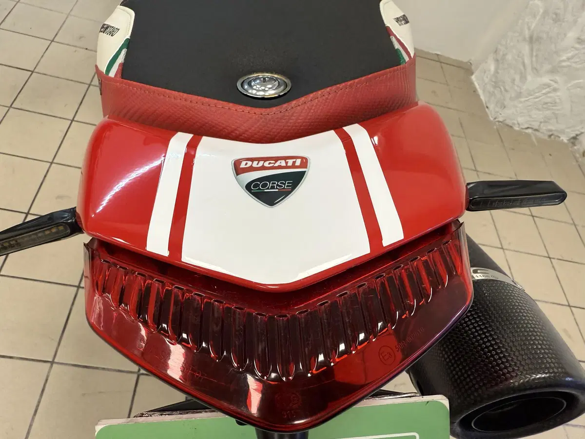 Ducati Hypermotard 796 (2012) (13)