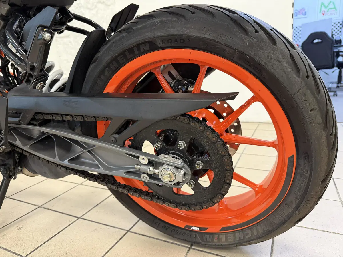 KTM 125 Duke (2021 - 23) (6)