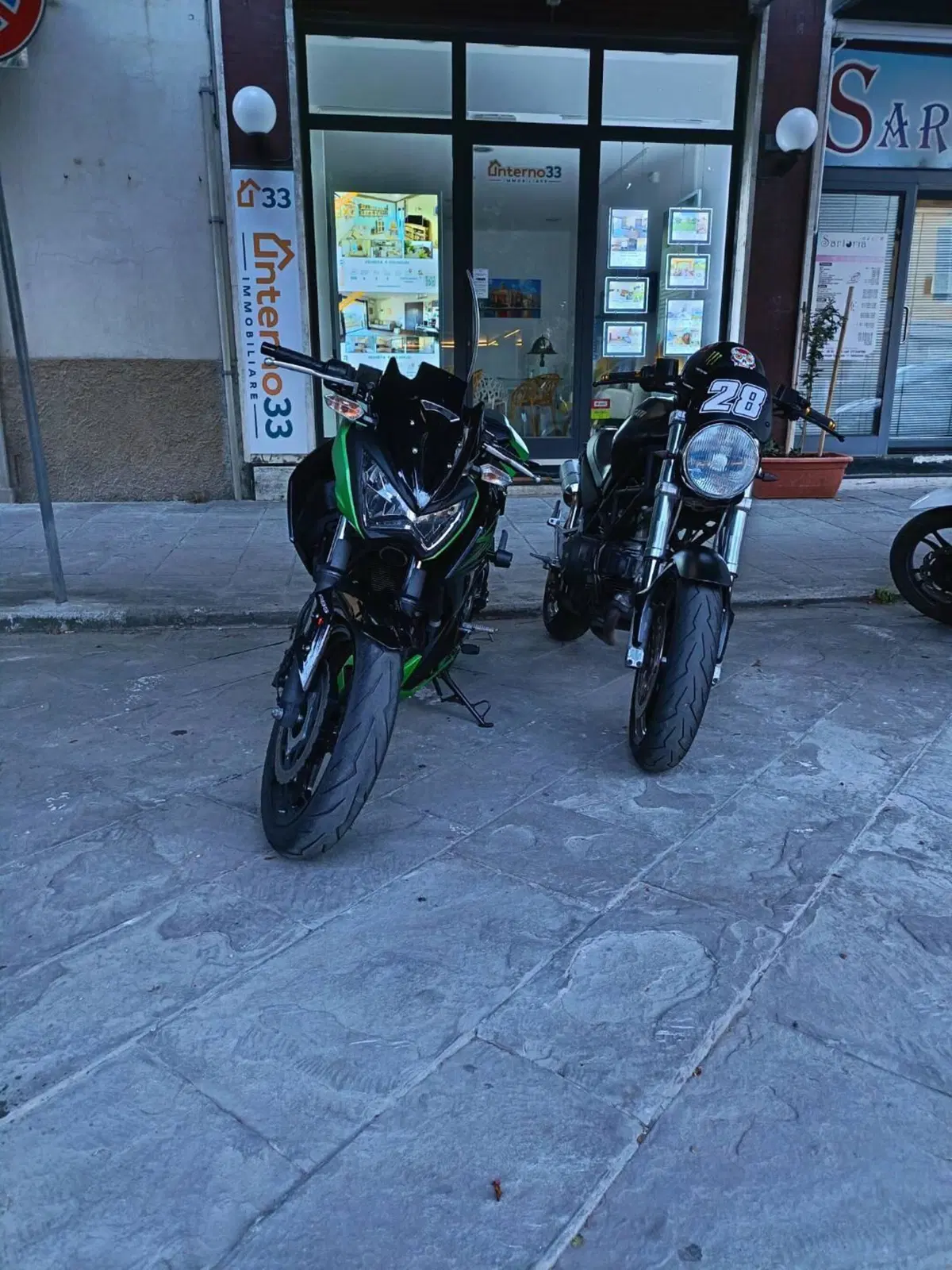 Ducati Monster 600 Dark (1998 - 01) (5)