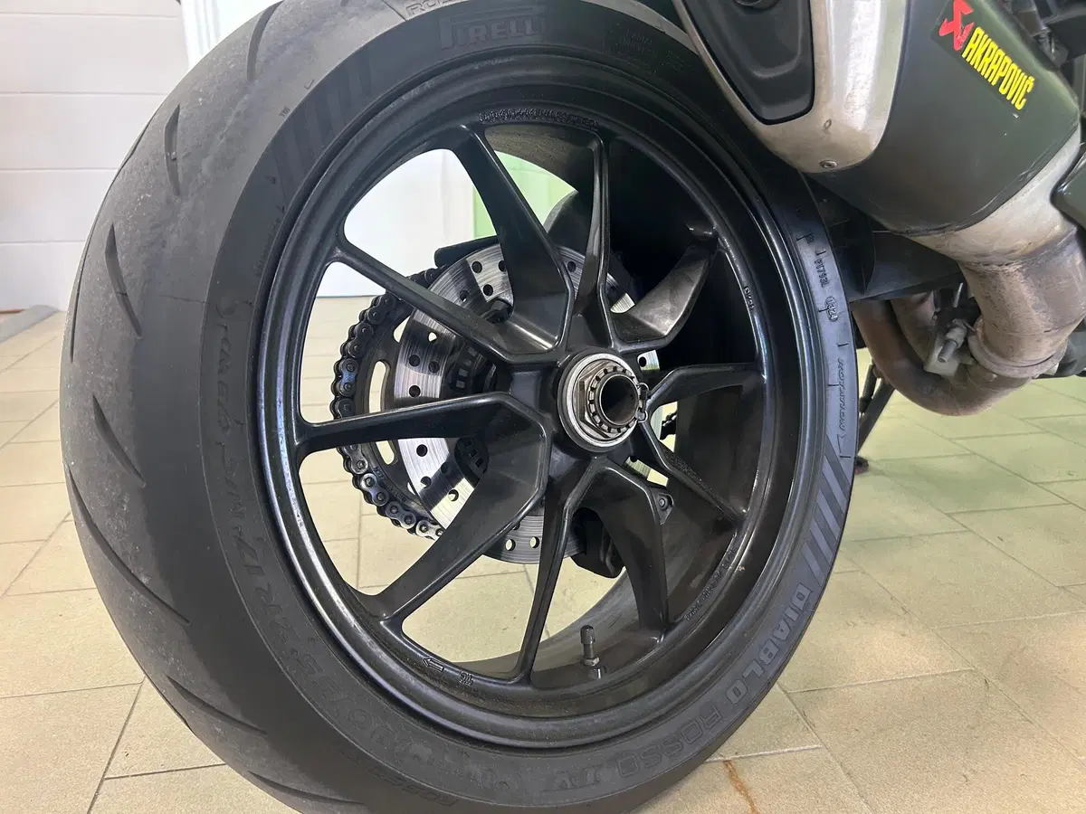 Ducati Hypermotard 821 (2013 - 15) (10)