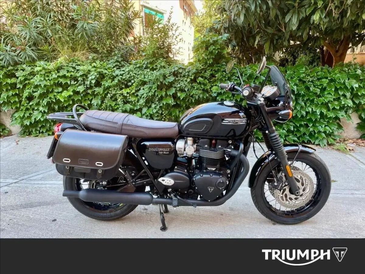 Triumph Bonneville T120 Black (2021 - 25) (2)