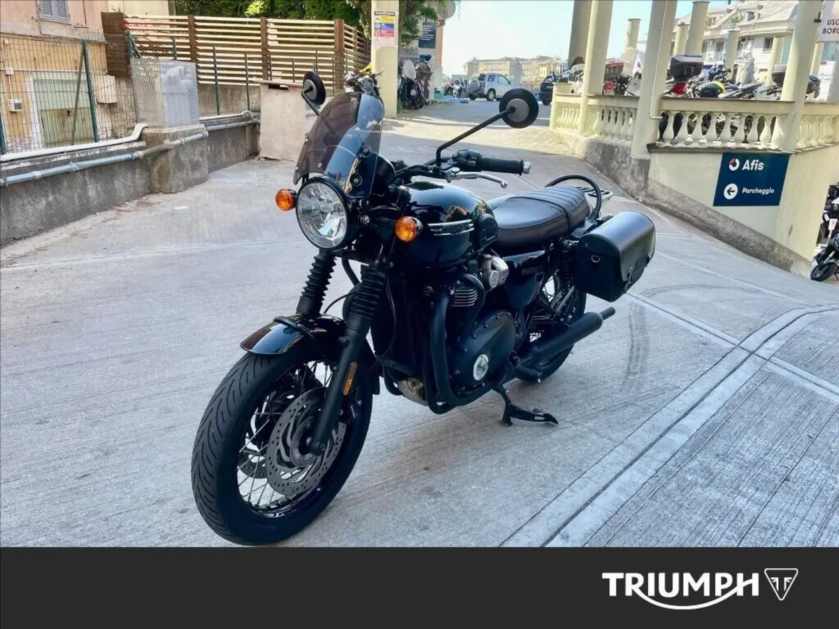 Triumph Bonneville T120 Black (2021 - 25) (4)