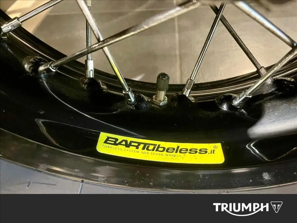 Triumph Bonneville T120 Black (2021 - 25) (7)