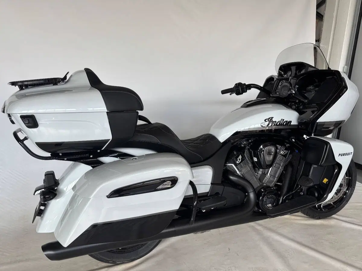 Indian Pursuit 1834 Powerplus Dark Horse (2025 - 26) (5)