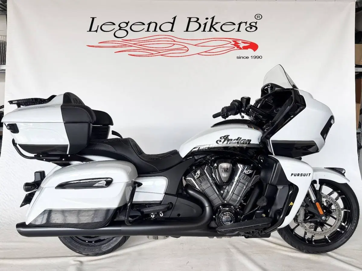 Indian Pursuit 1834 Powerplus Dark Horse (2025 - 26)