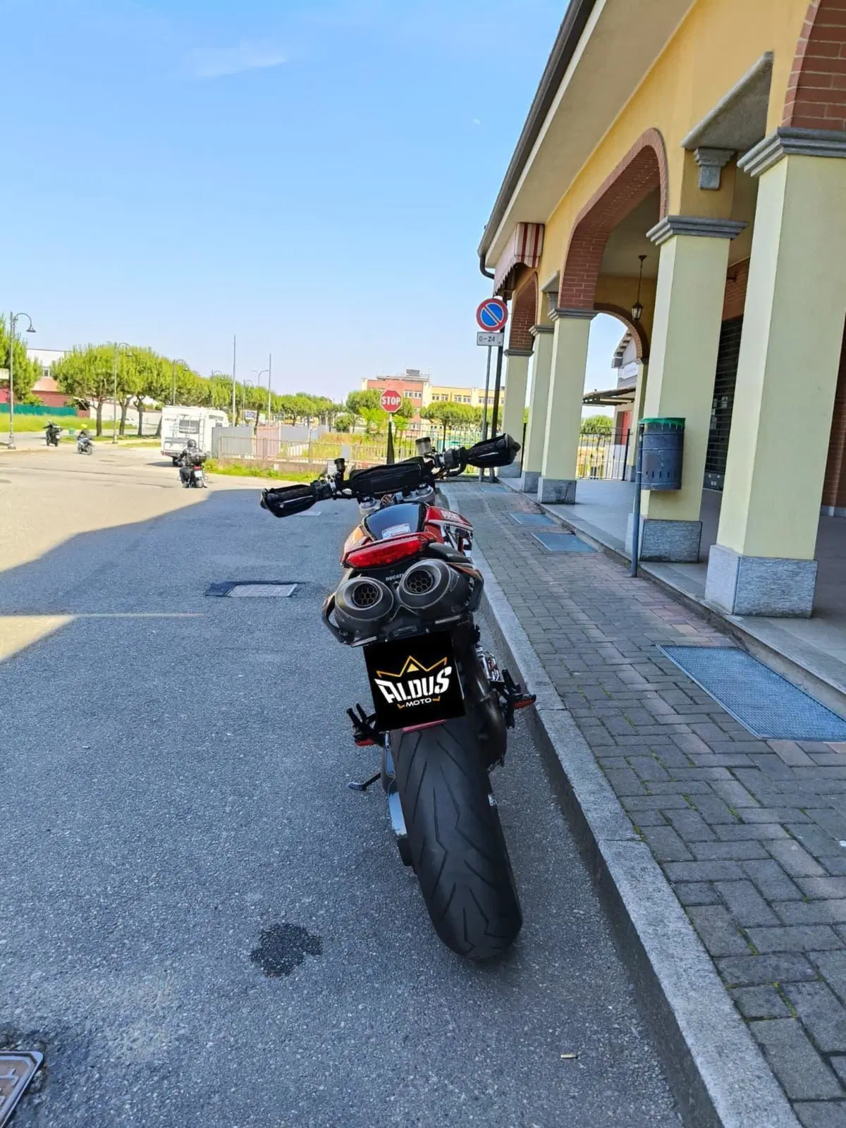 Ducati Hypermotard 1100 S (2007 - 09) (12)
