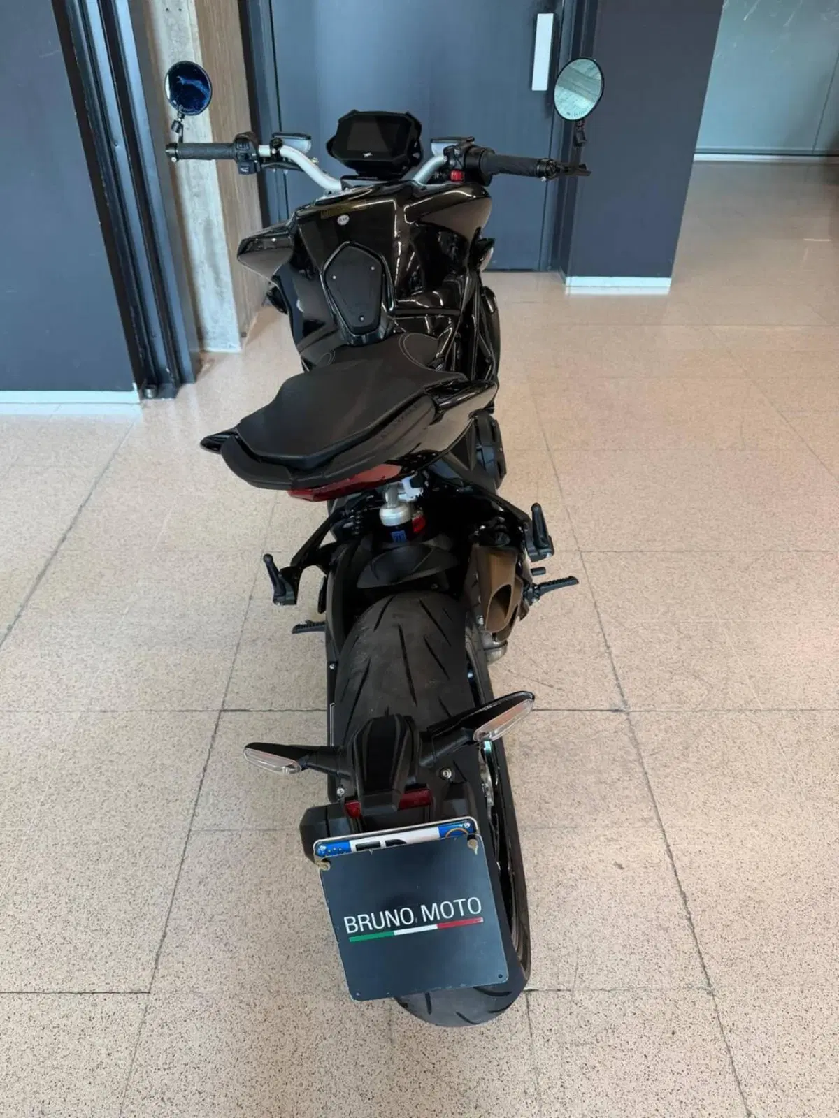 MV Agusta Brutale 800 R (2023 - 25) (2)