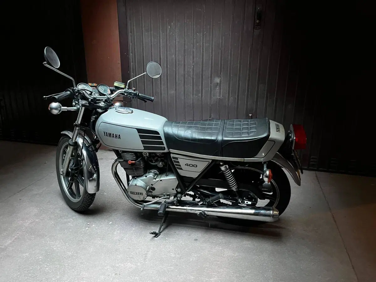 Yamaha XS 400 (2)