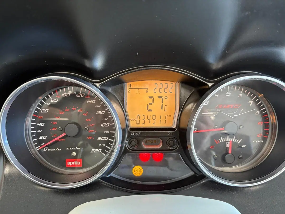 Aprilia SRV 850 (2011 - 16) (5)