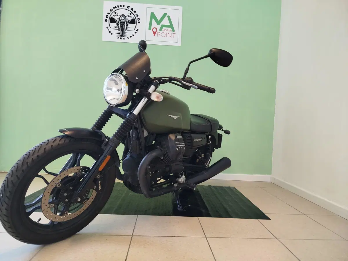 Moto Guzzi V7 III Stone (2017 - 20) (3)