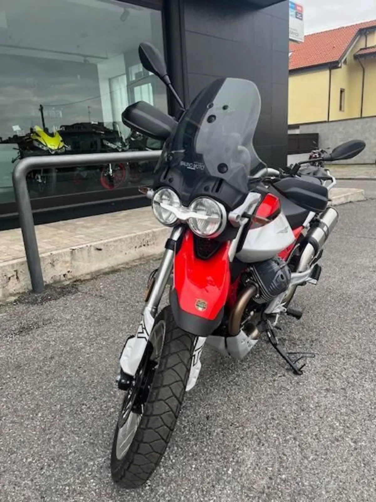 Moto Guzzi V85 TT (2024 - 26) (3)