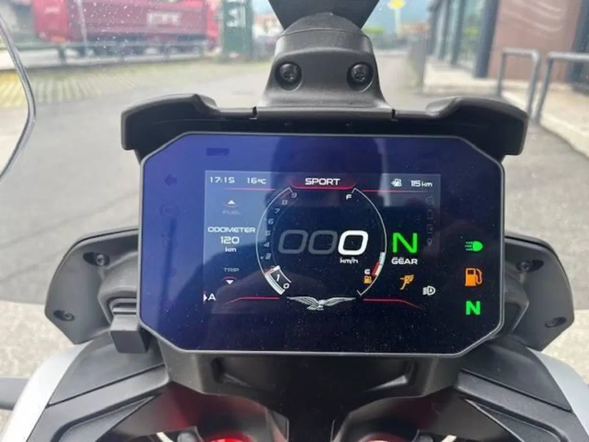 Moto Guzzi V85 TT (2024 - 26) (5)