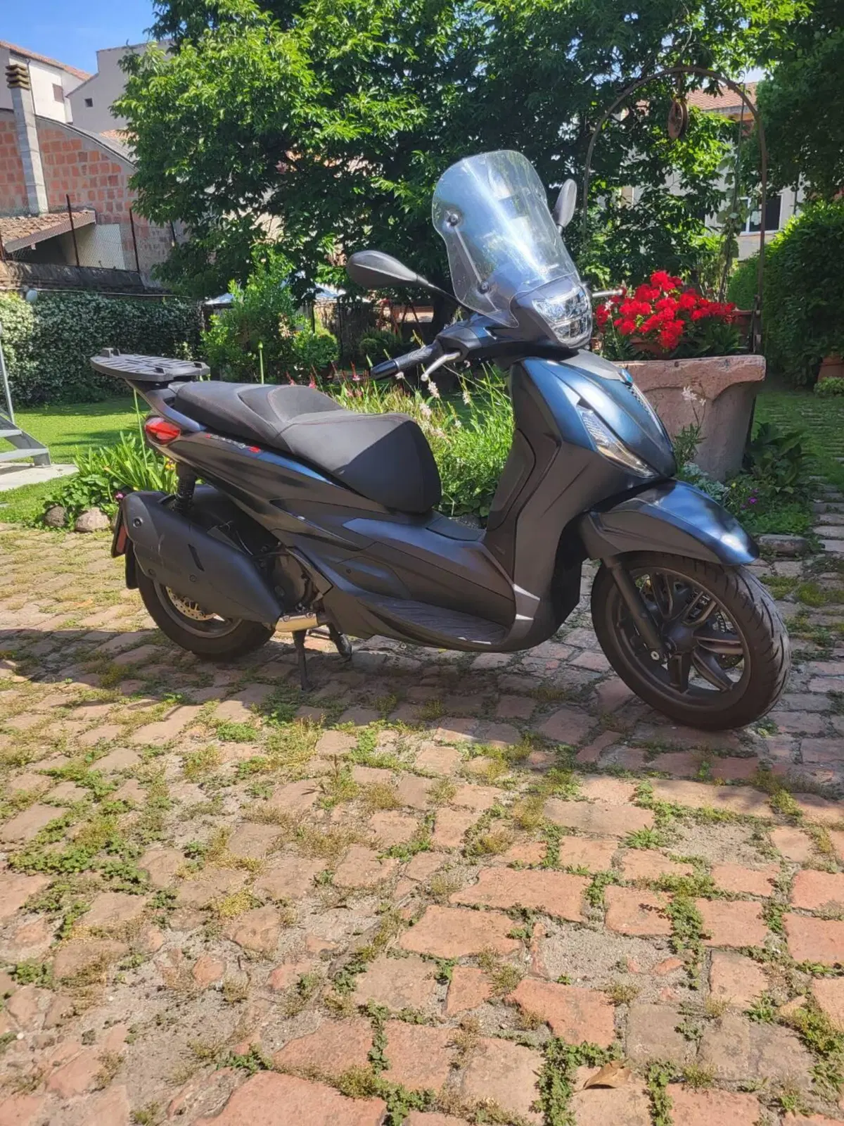 Piaggio Beverly 400 S ABS-ASR (2021 - 24) (2)
