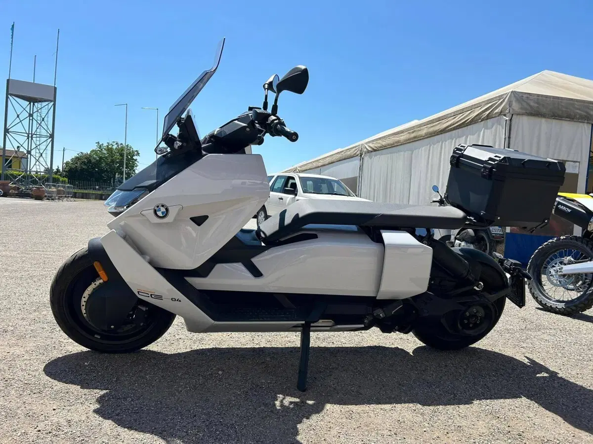Bmw CE 04 (2021 - 25) (4)
