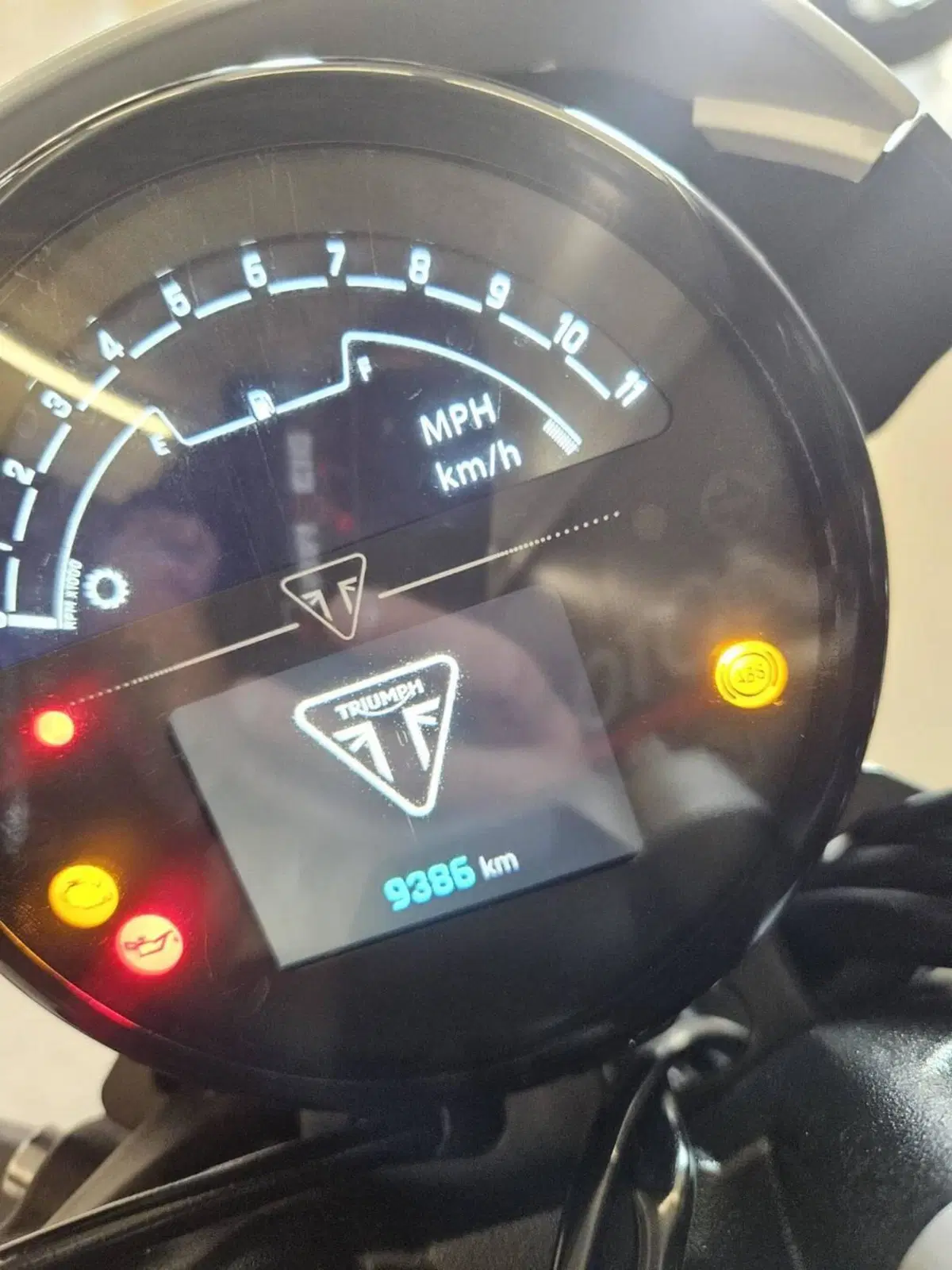 Triumph Trident 660 Triple Tribute Edition (2024) (5)