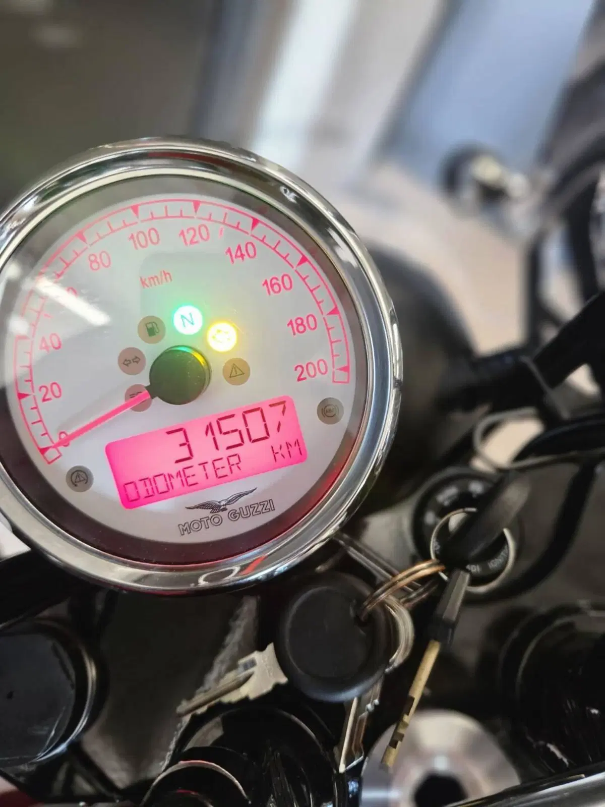 Moto Guzzi V9 Roamer (2016 - 18) (3)