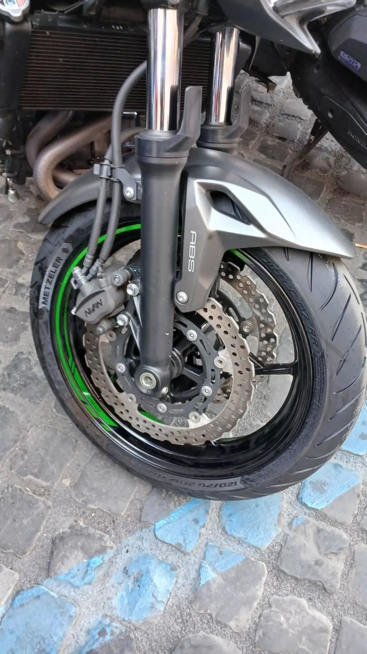Kawasaki Z 650 (2021 - 24) (7)