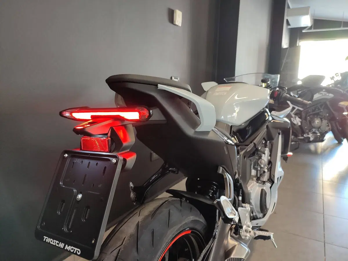 CFMOTO 675SR-R (2025 - 26) (7)