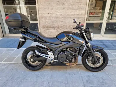 Suzuki GSR 600 (2006 - 11) usata