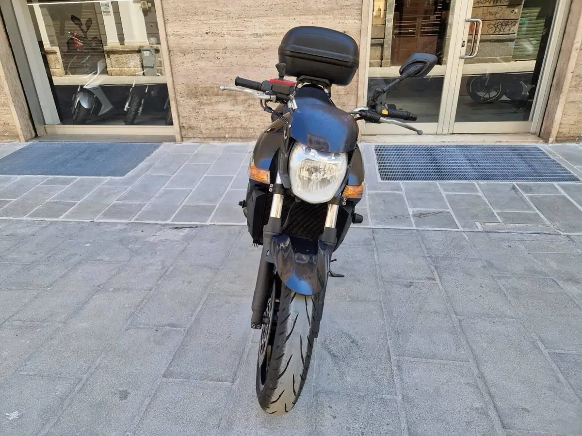 Suzuki GSR 600 (2006 - 11) (2)