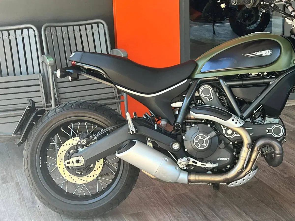 Ducati Scrambler 800 Classic (2015 - 16) (2)