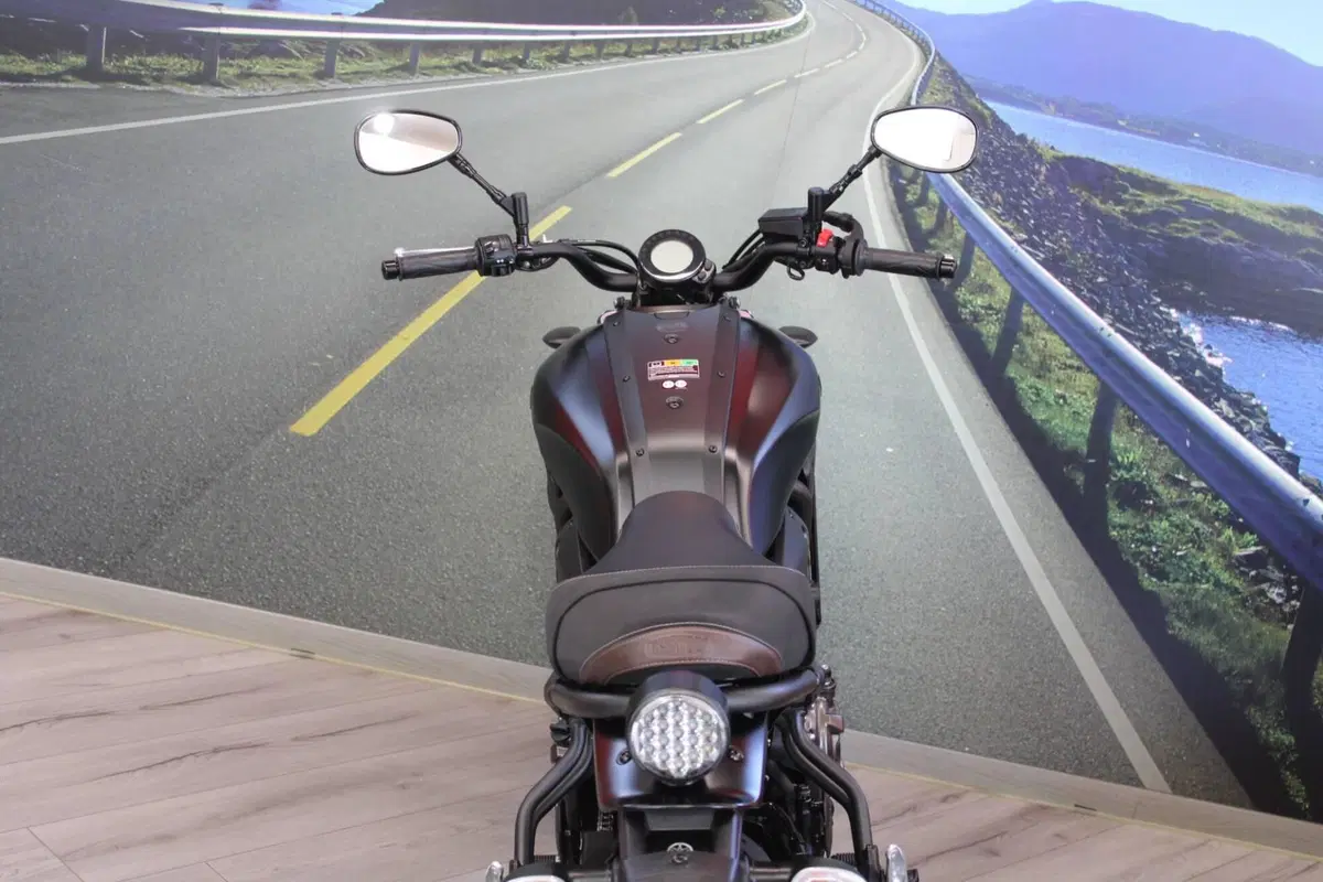 Yamaha XSR 700 (2021) (19)