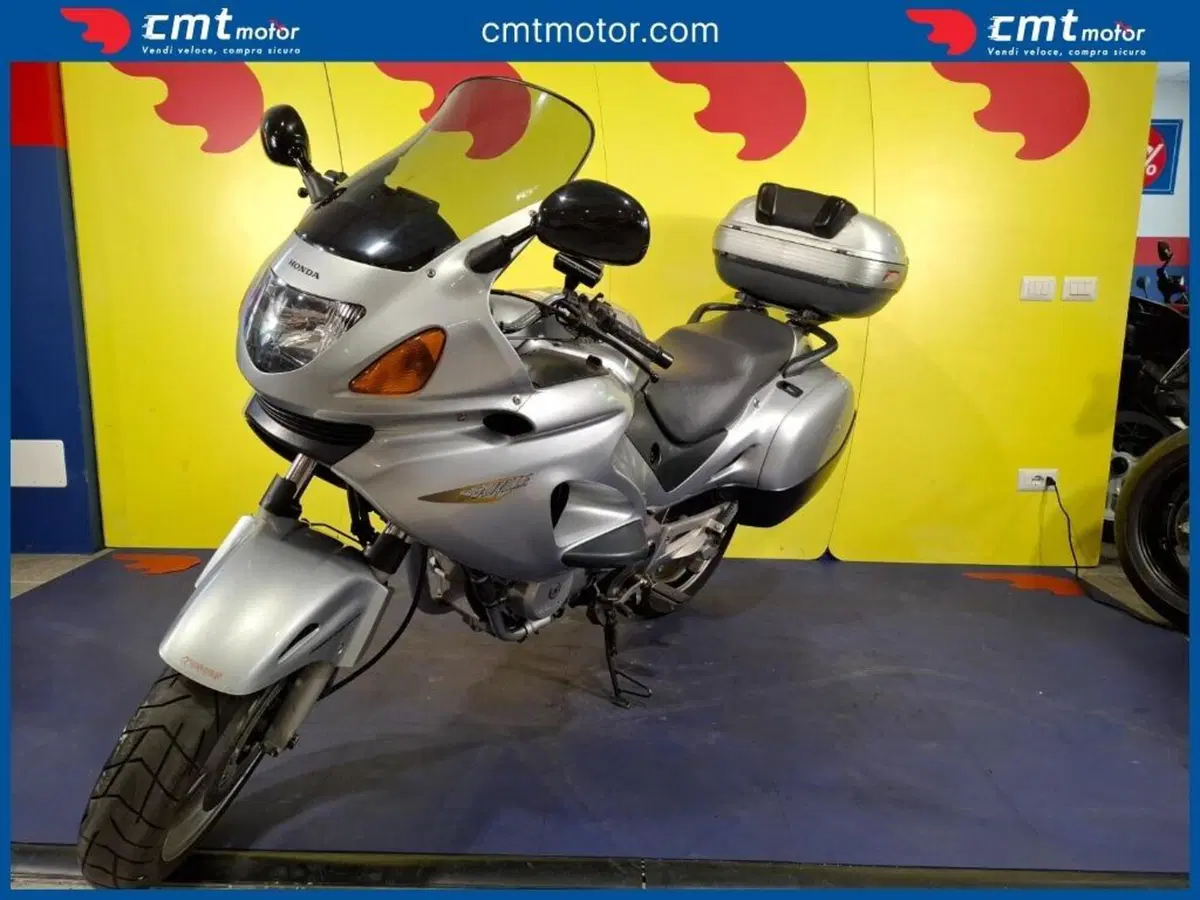 Honda Deauville 650 (2002 - 05) (4)