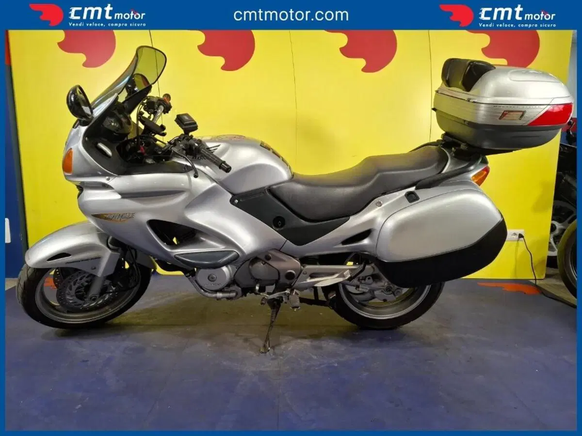 Honda Deauville 650 (2002 - 05) (5)
