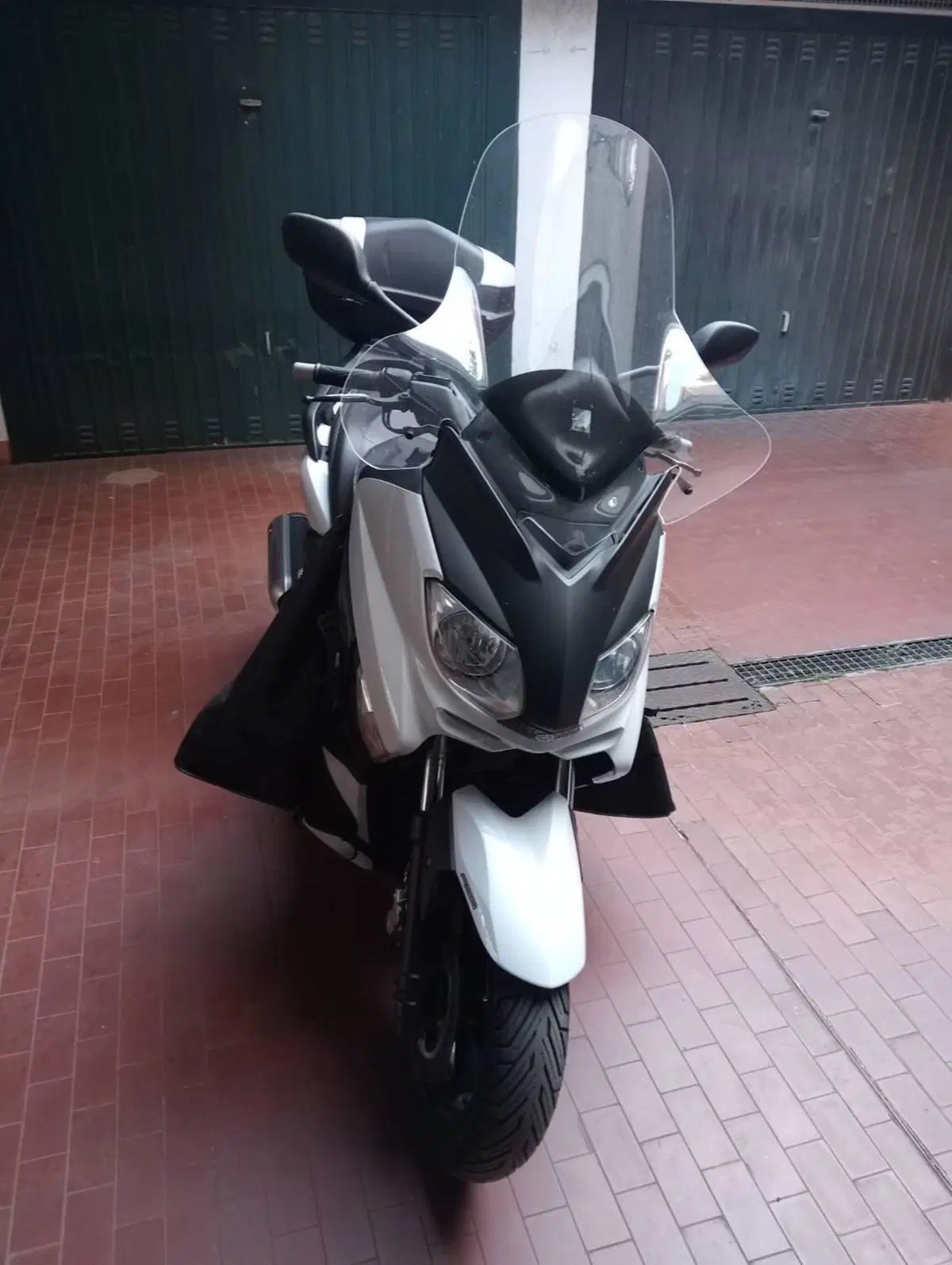 Yamaha X-Max 250 ABS (2011 - 13) (3)