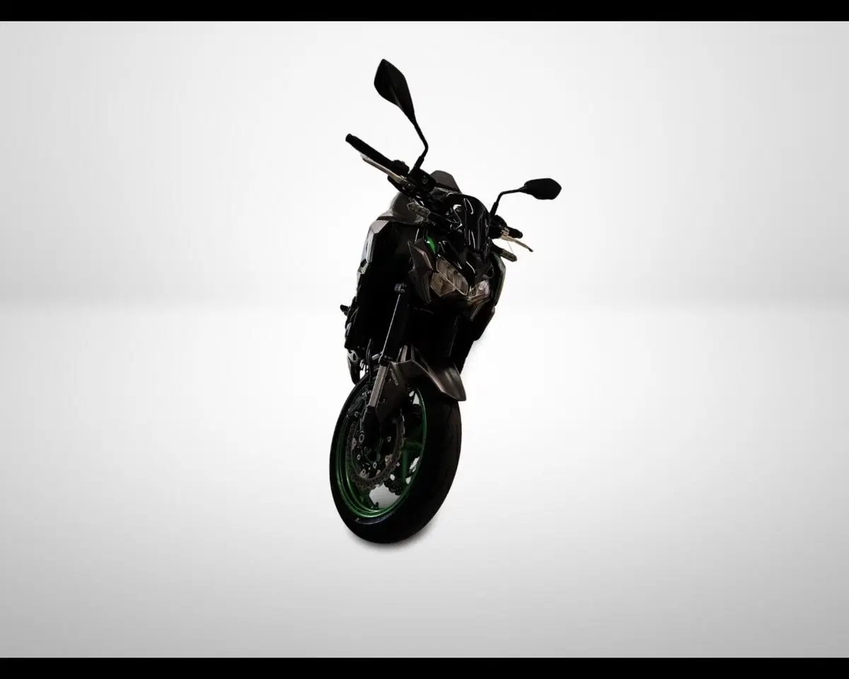 Kawasaki Z 900 (2025 - 26) (4)