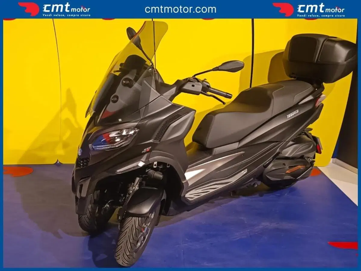 Piaggio MP3 530 Hpe Exclusive (2025 - 26) (4)