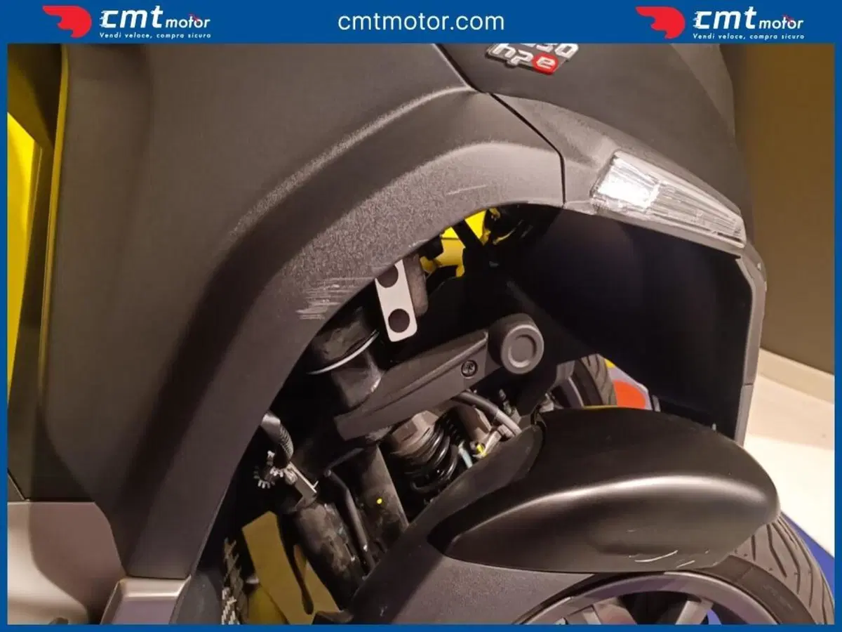 Piaggio MP3 530 Hpe Exclusive (2025 - 26) (7)