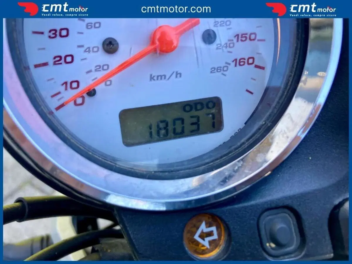 Honda Hornet 600 (2005 - 06) (5)