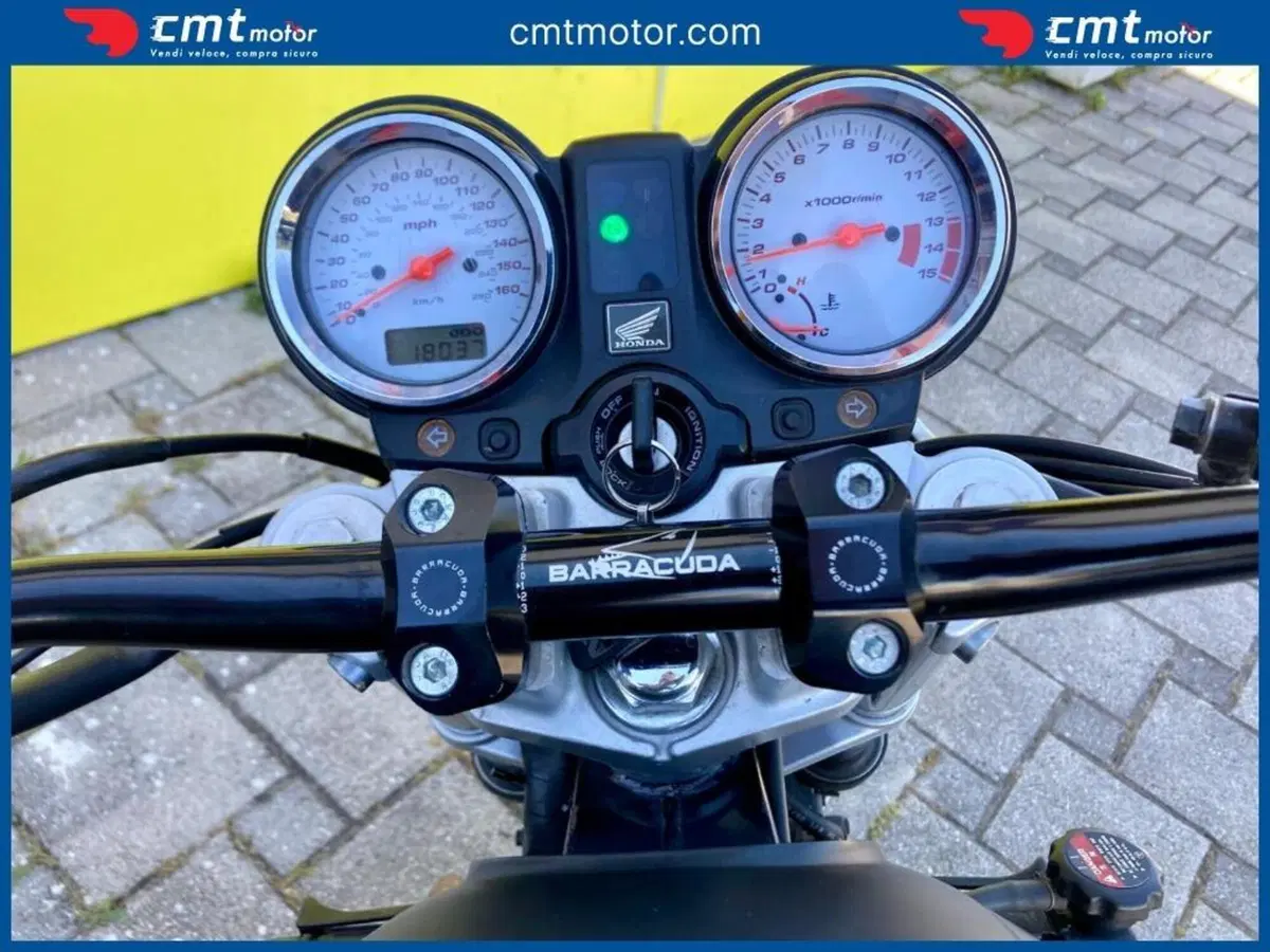 Honda Hornet 600 (2005 - 06) (6)