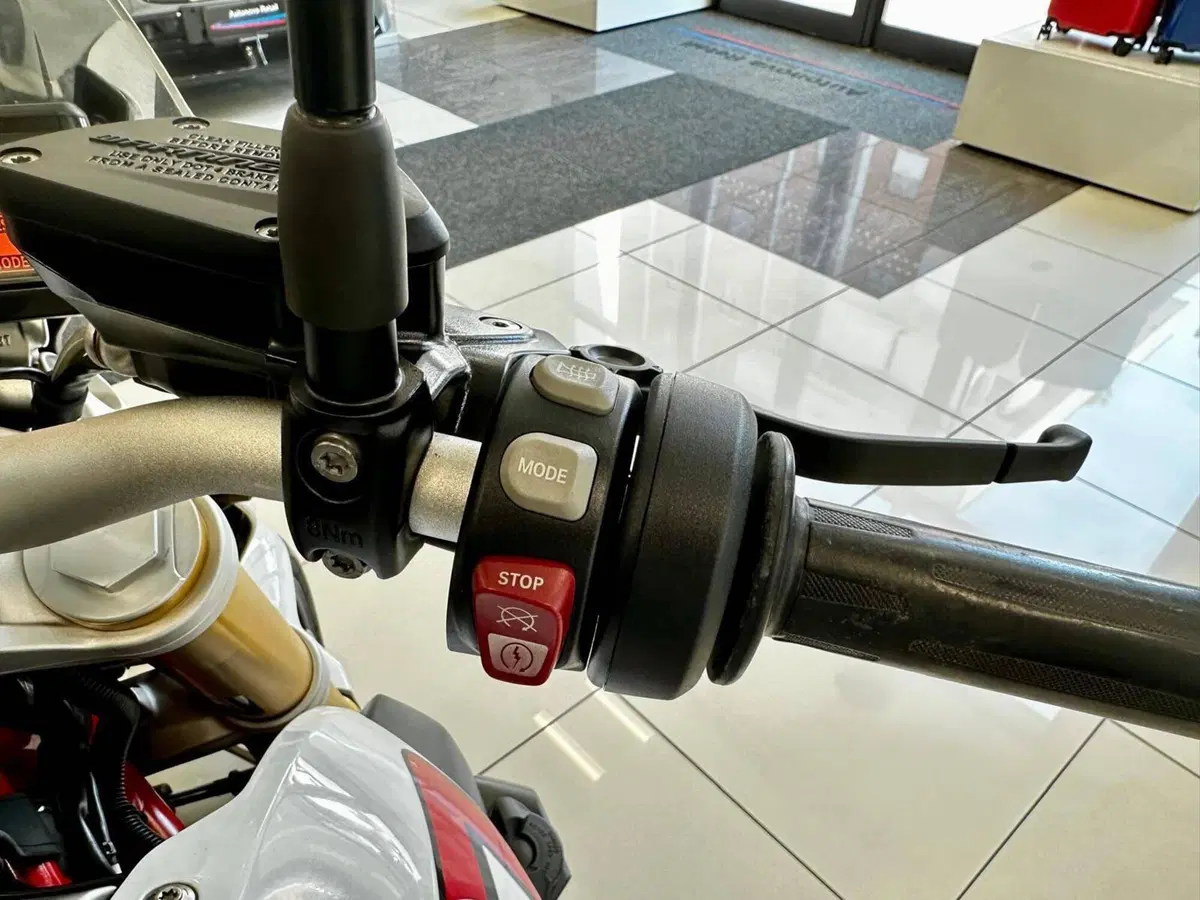 Bmw R 1200 R (2015 - 16) (6)