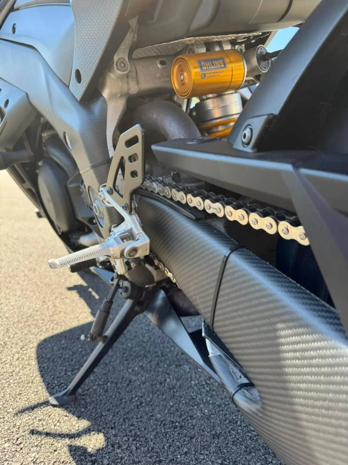 Aprilia RSV4 1100 Factory (2021 - 24) (4)