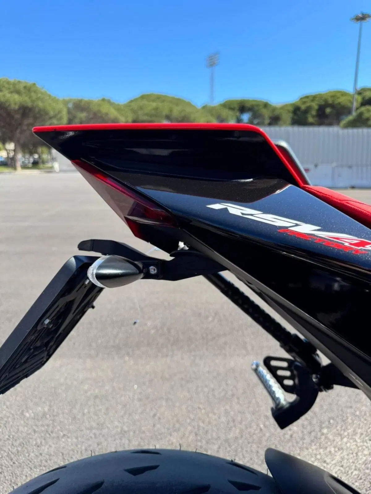 Aprilia RSV4 1100 Factory (2021 - 24) (5)