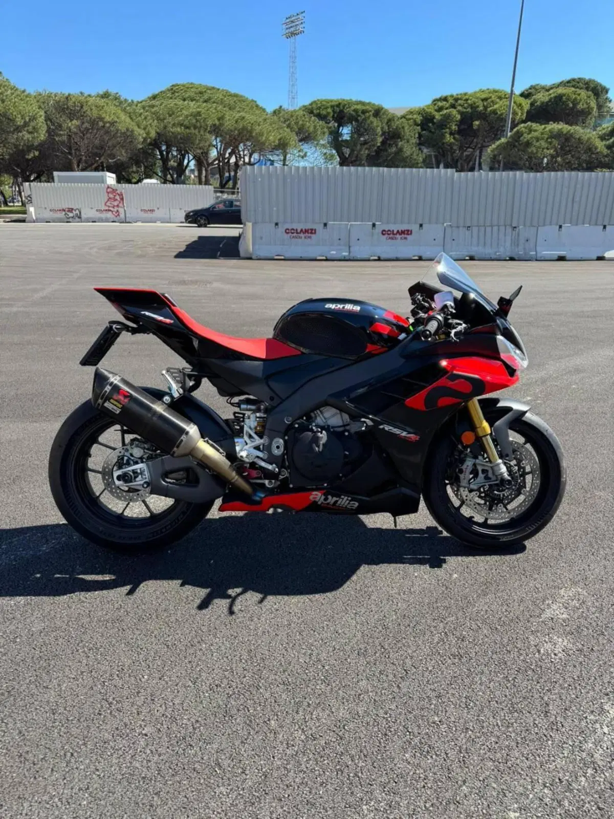 Aprilia RSV4 1100 Factory (2021 - 24)