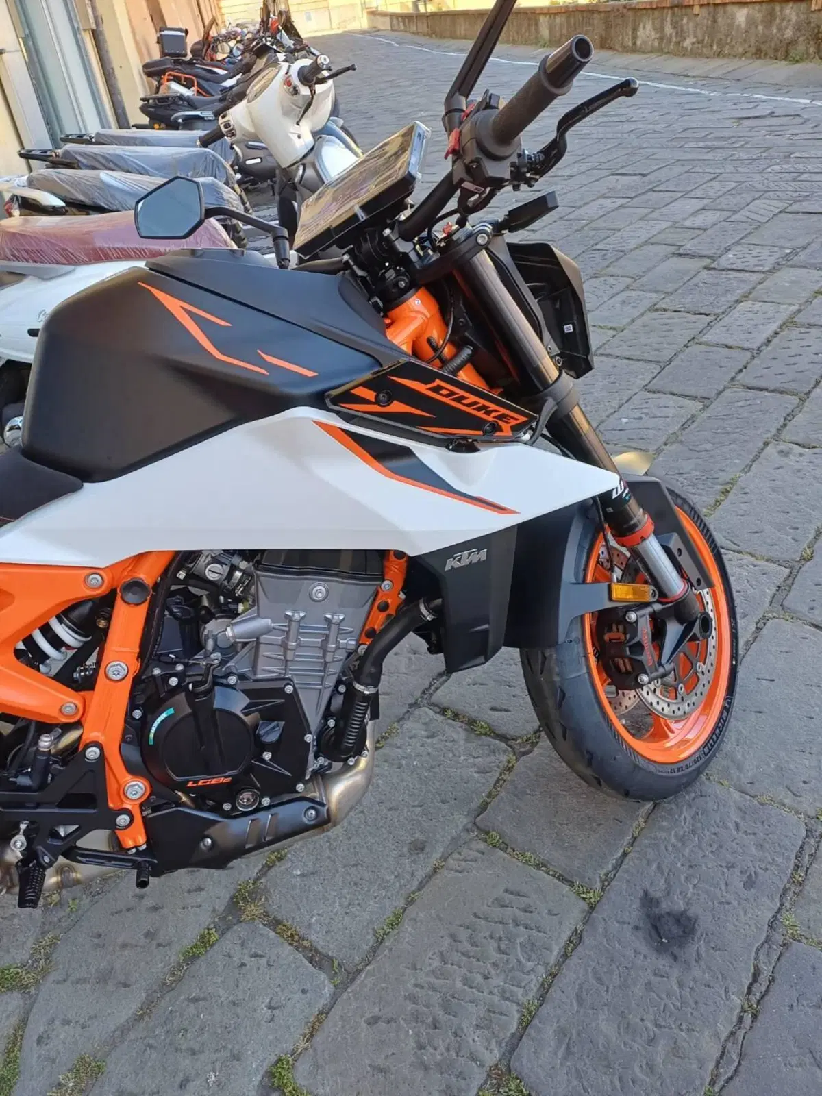 KTM 990 Duke R (2026) (3)