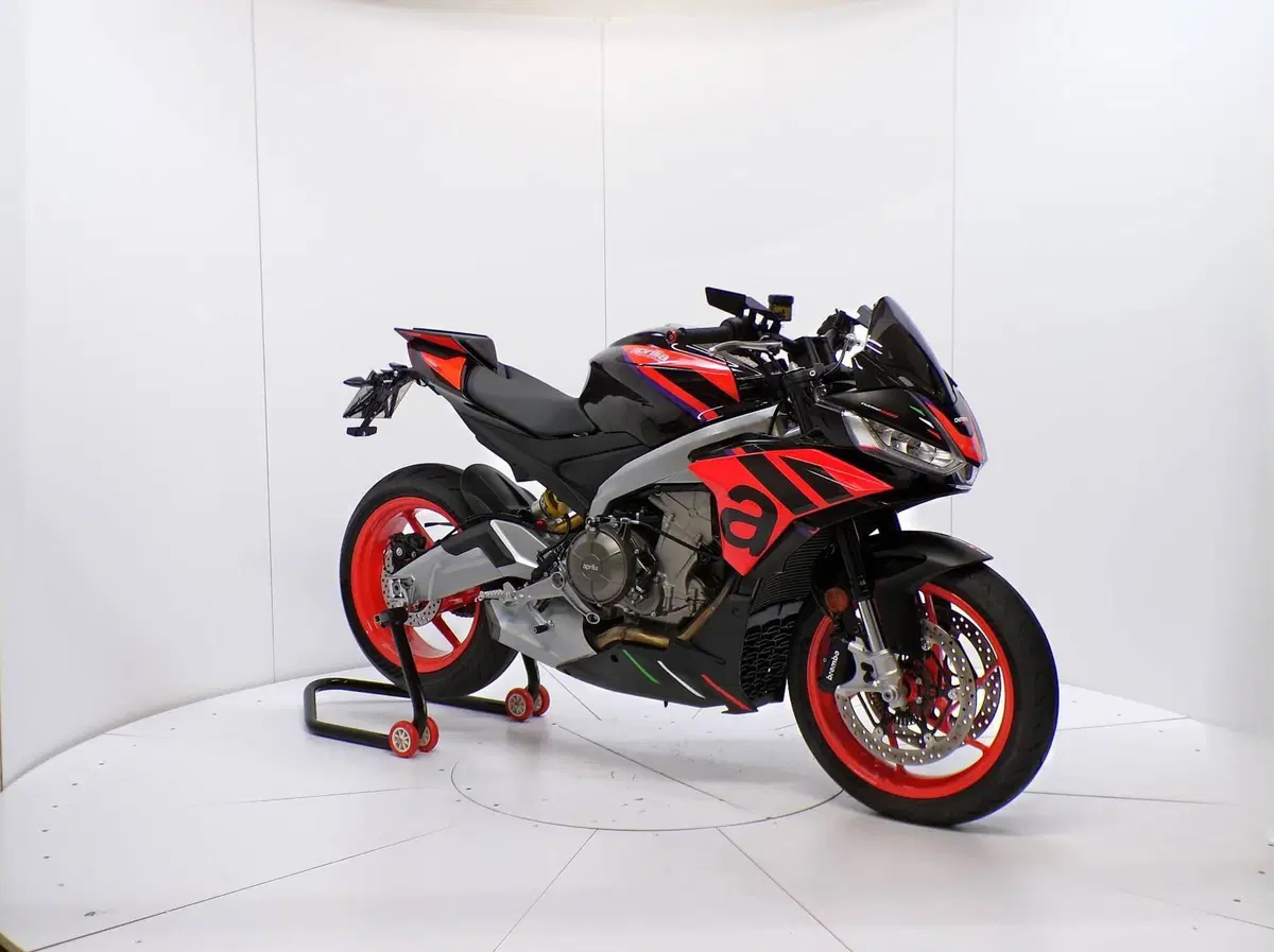 Aprilia Tuono 660 Factory (2022 - 24) (2)