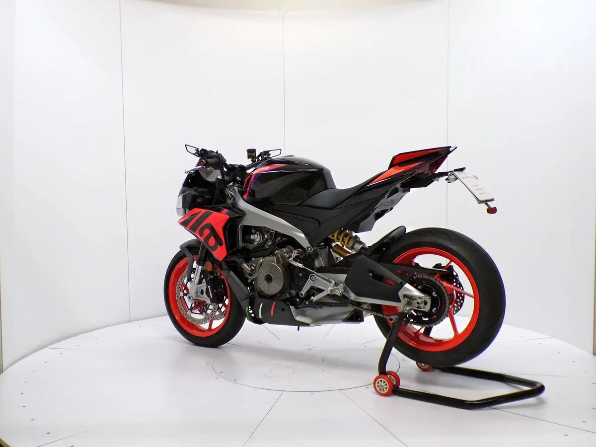 Aprilia Tuono 660 Factory (2022 - 24) (5)
