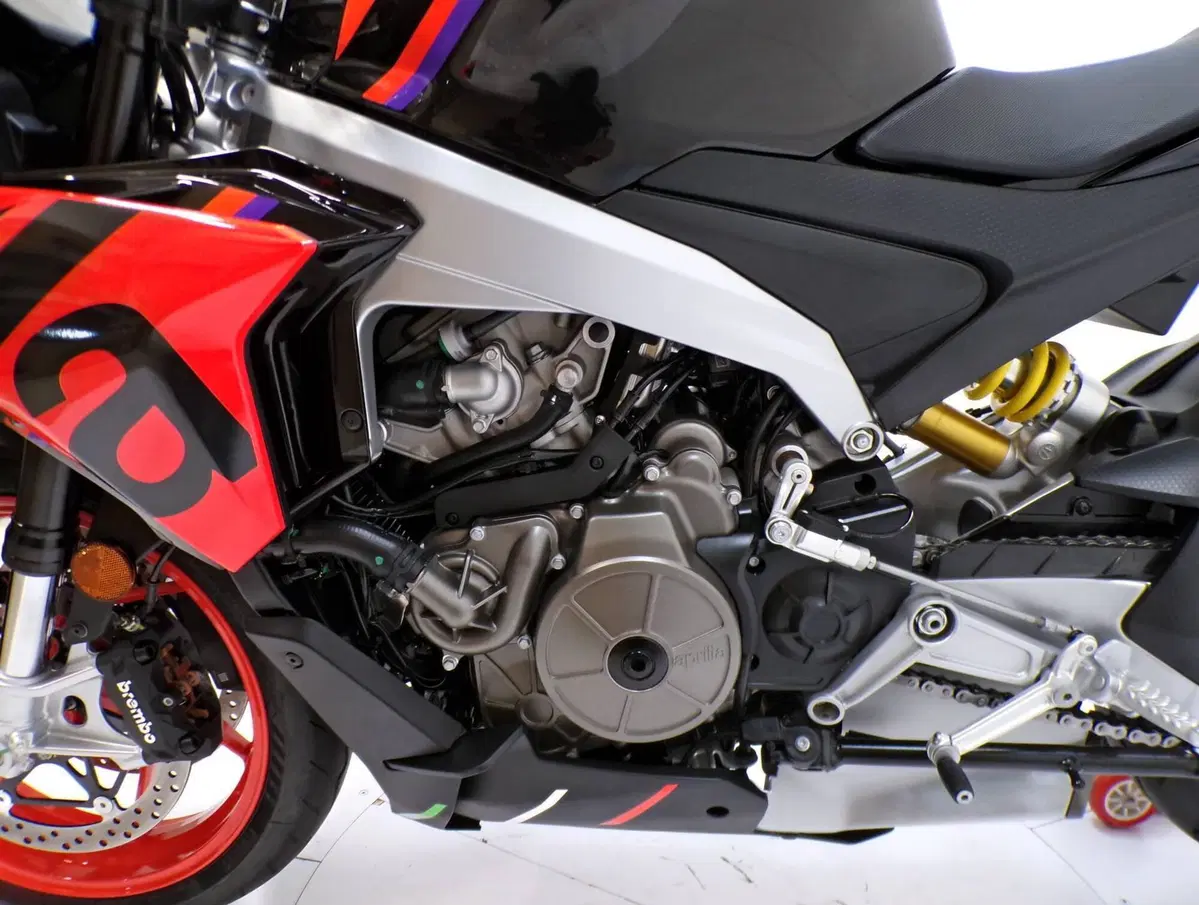 Aprilia Tuono 660 Factory (2022 - 24) (7)